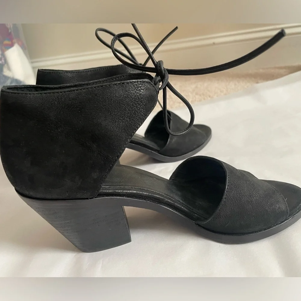 Eileen Fisher Ann Black Suede Tumbled Nubuck Ankle Tie Sandals Sz 7.5 Block Heel